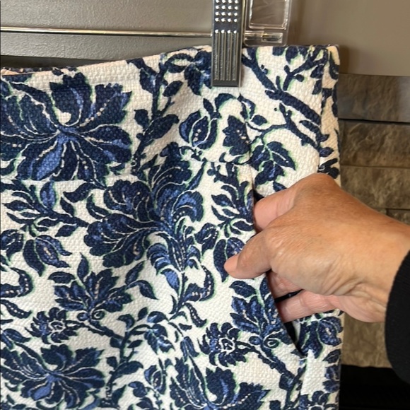 Ann Taylor Blue and White Cotton Blend Skirt size 10 - Picture 4 of 9